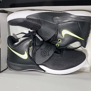 Nike Kyrie Flytrap 3 Basketball Sneakers